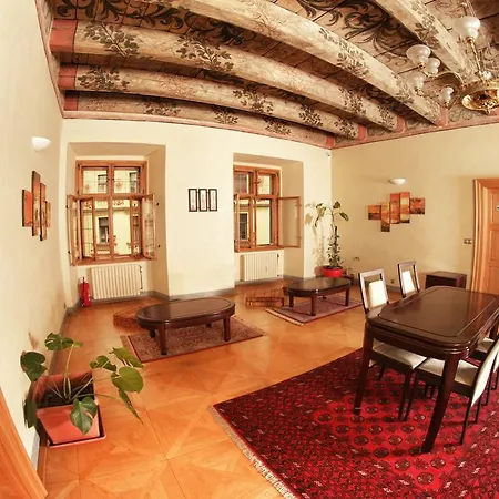 Homer - Old Town Square Hostel Prague
