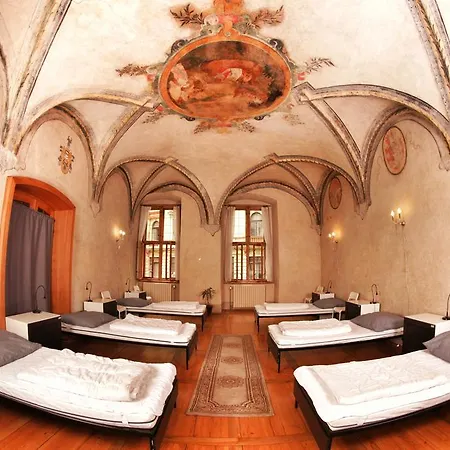 Homer - Old Town Square Hostel Prague