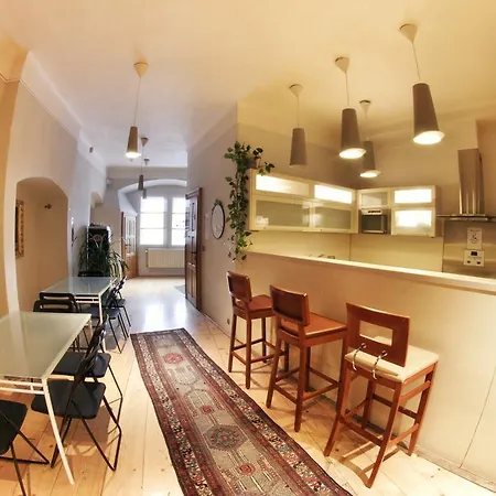 Hostel Homer - Old Town Square Prague