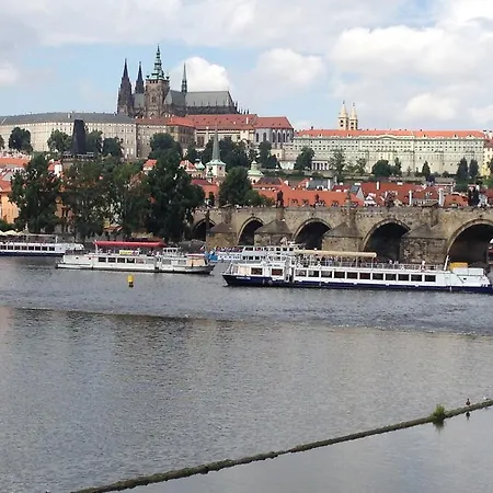 Exclusive On Zborovska * Prague