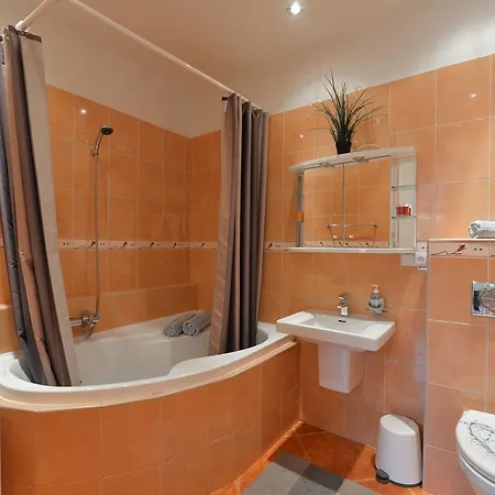 Apartment Exclusive On Zborovska *
