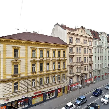 Exclusive On Zborovska Apartment *