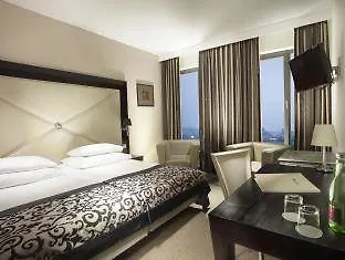 Elephant Design Otel 4*