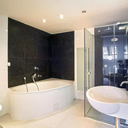 Luxury Penthouse Apartment