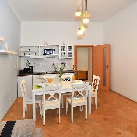 In Vinohrady Apartment