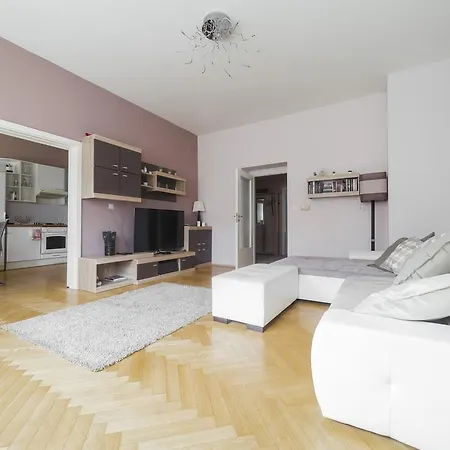Apartment Zahrebska Prague