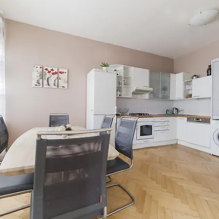 Apartment Zahrebska Prague