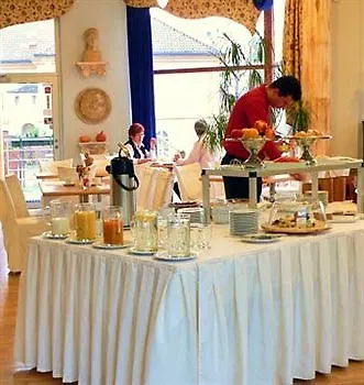Troja Hotell 4*