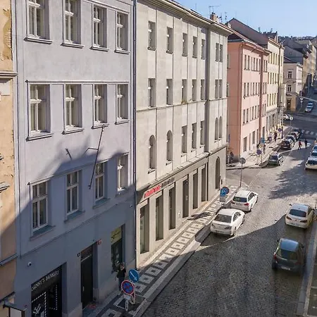 Downtown Chlumova Appartement *