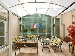 Hotell Golden Garni 3*