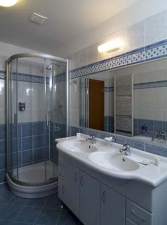 Modra Ruze 4* Praha