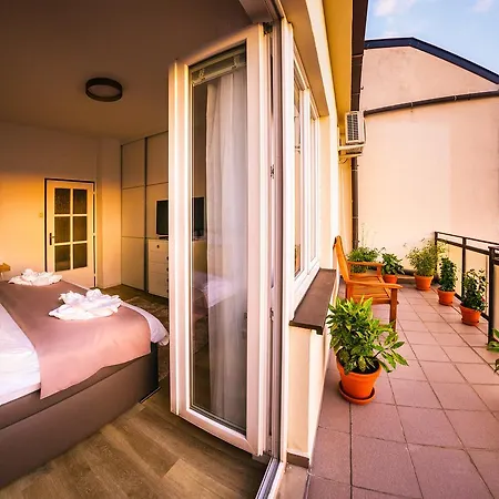 Apartment Pretty Woman S Studio With Terrace & Air Condition *