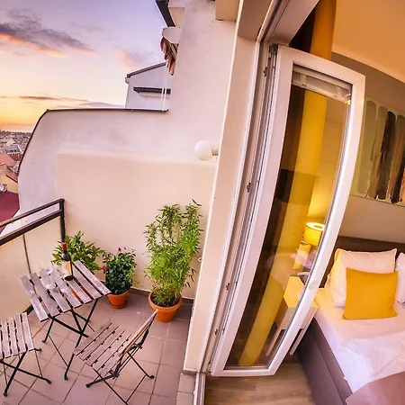 Pretty Woman S Studio With Terrace & Air Condition Apartment *