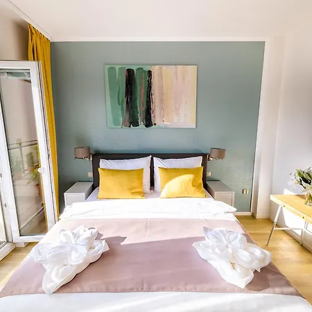 Pretty Woman S Studio With Terrace & Air Condition Apartment