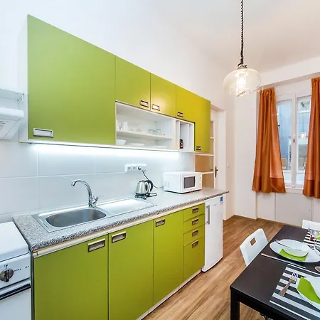 Mika's Palladium Apartment