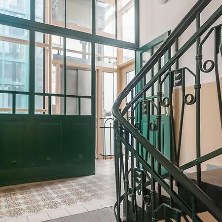 Old Town Apartment *