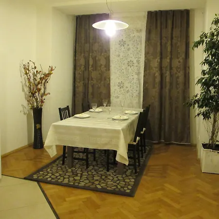 Arabesque Accommodation Bed & Breakfast 3*