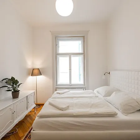Apartment Old Town *