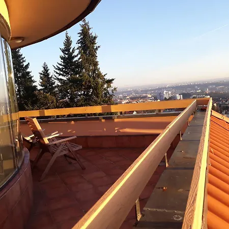 Flying House Guest house