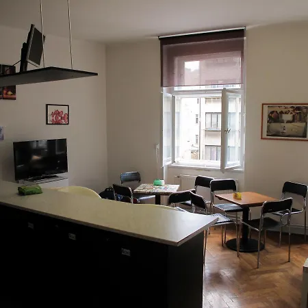 Hostel All Seasons *