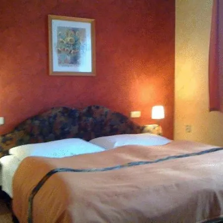 Lucie Guest house 3*