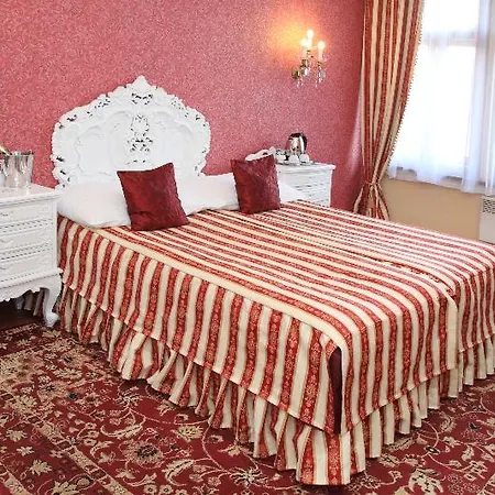 Hotel King Charles Boutique 4*