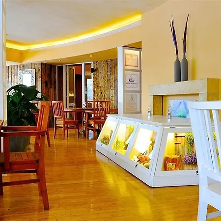 מלון St. Tropez 4*