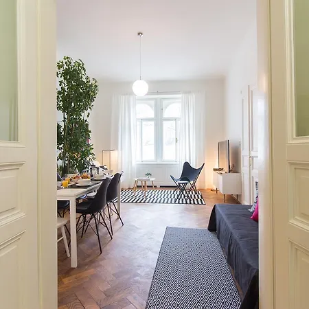 Stylish Modern For 5 People By Easybnb * Prague