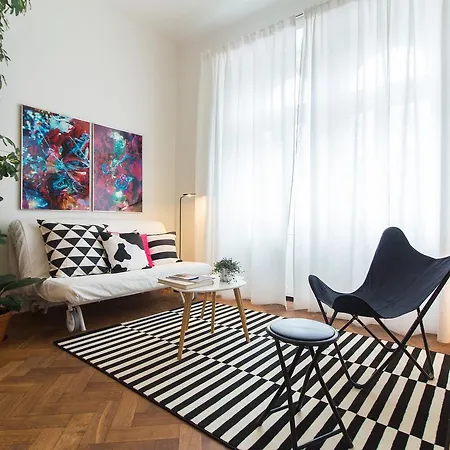 Stylish Modern For 5 People By Easybnb Apartment *