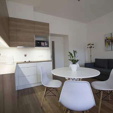 Jagellonska Aparthotel 3*