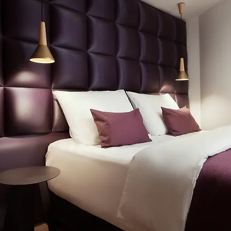 Hotel Moods Charles Bridge 4*