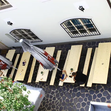 Atilla Empire Hostal Praga