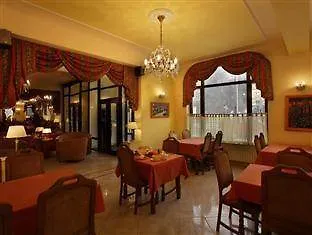 Kavalir Hotell 3*
