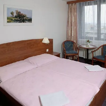 Krystal Hotel