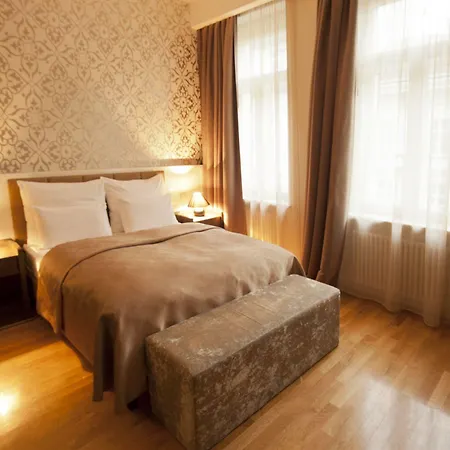 Deminka Palace Hotel