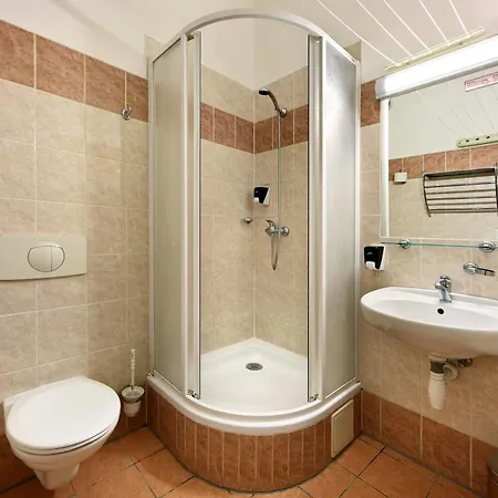 Golden Garni Hotell