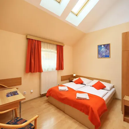 Golden Garni Prag