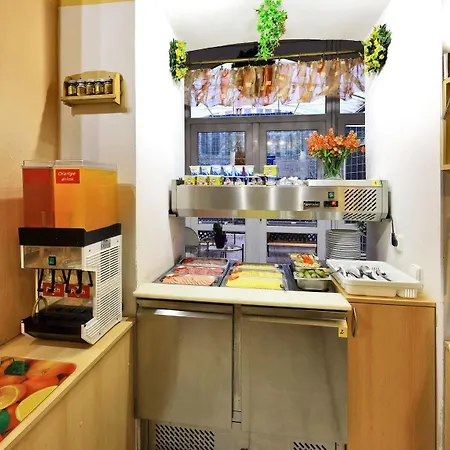 Golden Garni Hotell