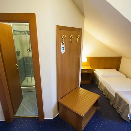 Aparthotel Modra Ruze 4*