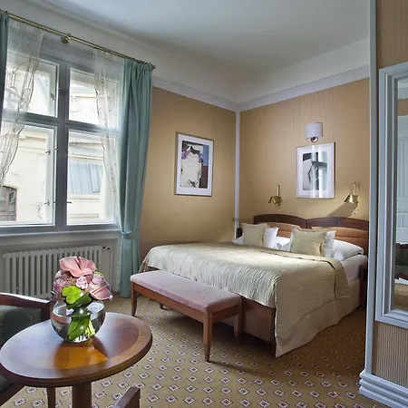 Hotell Paris Prag