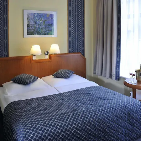 Astoria 4*