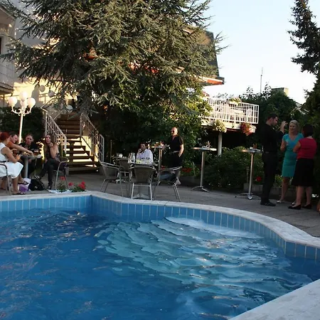 Monica Hotel 3*