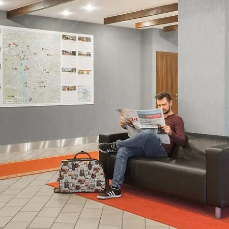 Globus Hotel 3*