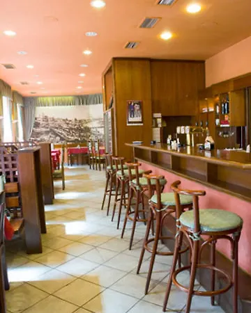 Hotel Henry 2*