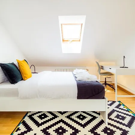 Alone 5br+3bath Penthouse In Center Of Praga