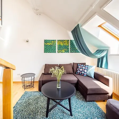 Alone 5br+3bath Penthouse In Center Of Praga