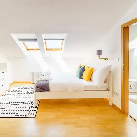 Alone 5br+3bath Penthouse In Center Of * Praga