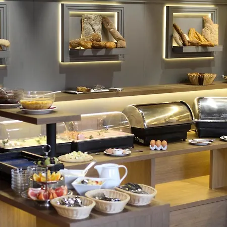 King Charles Boutique Hotel