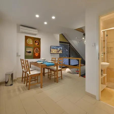 Apartmanhotel A. V. 2*