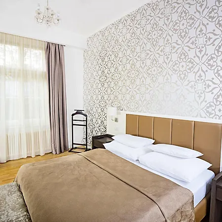 Deminka Palace 4*